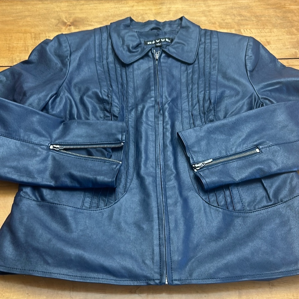 Revue women’s L . Dark blue faux leather jacket. Zipper front & sleeves.lined
